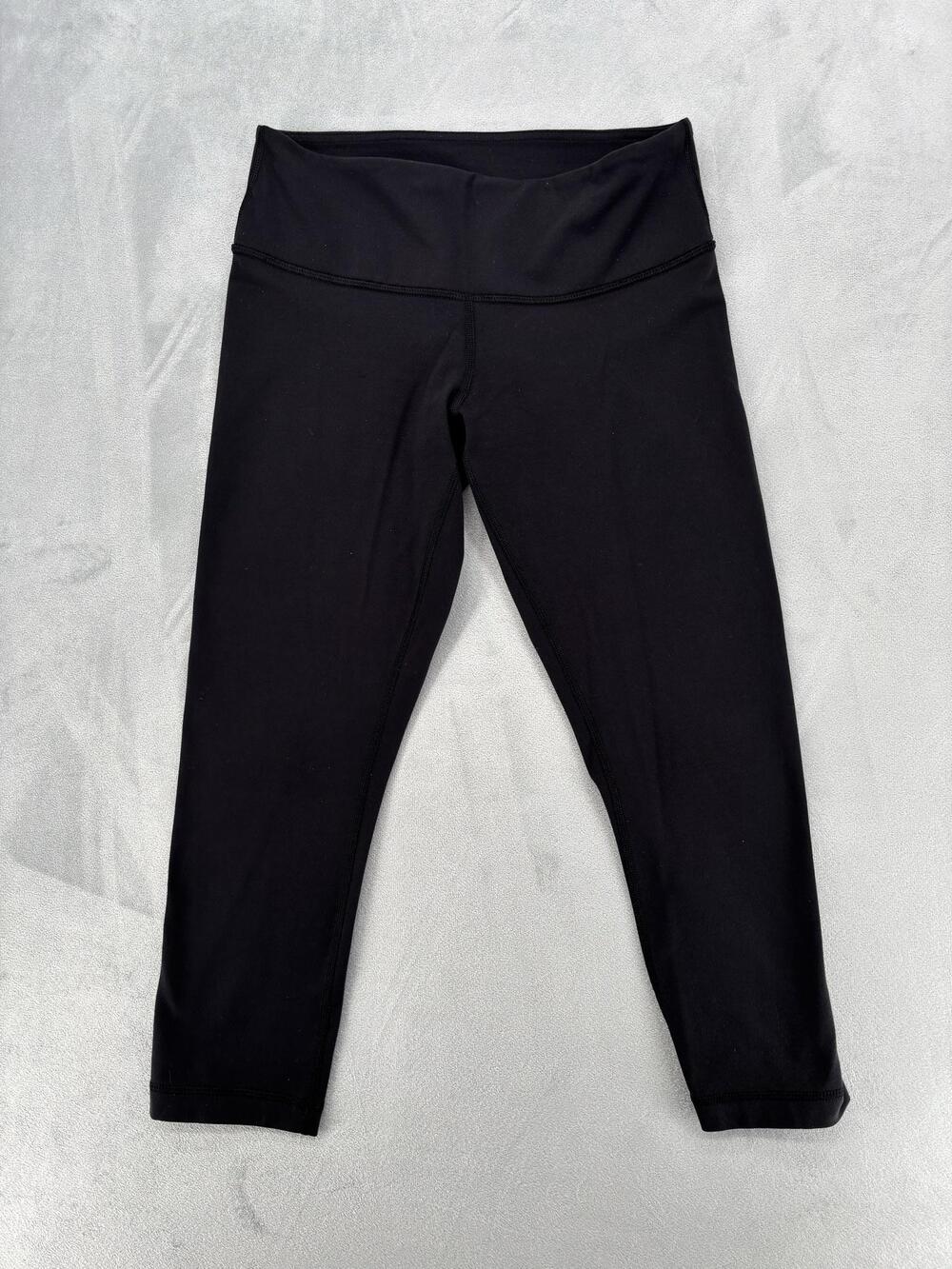 Lululemon Womens Black Cropped Leggings Size 6 Athleisure Yoga Minimalist